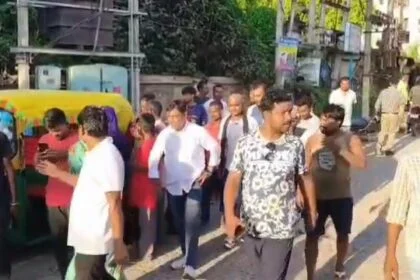 बेगूसराय मे इलाज के दौरान एक मरीज की मौत,परिजनों ने डॉक्टर पर इलाज मे लापरवाही का आरोप किया हंगामा 25