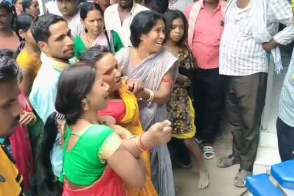 बेगूसराय में बेख़ौफ़ अपराधियों ने दिनदहाड़े दो युवक को मारी गोली, एक युवक की मौत, एक बुरी तरह जख्मी 16