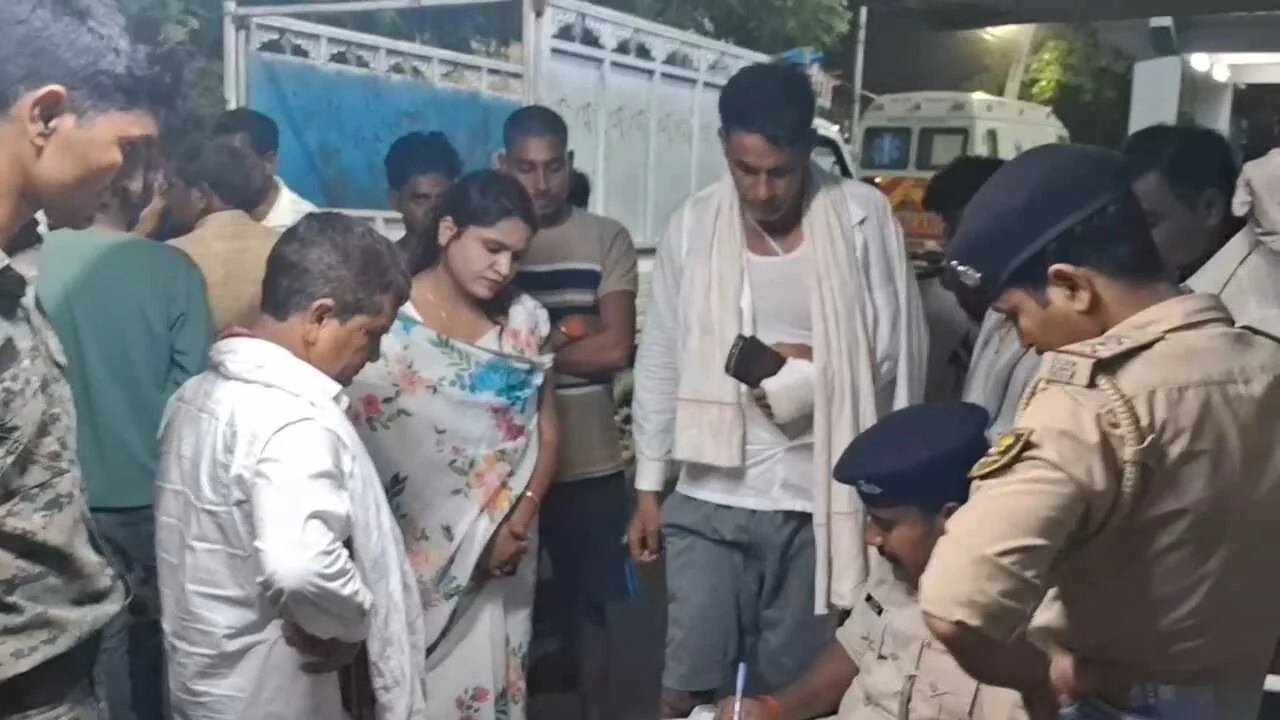 कैमुर: बड़े भाई के तेरहवीं का सामान खरीद कर घर जा रहे बाइक सवार युवक को ट्रक ने मारी टक्कर, एक युवक की हुई मौत, एक बुरी तरह जख्मी 5