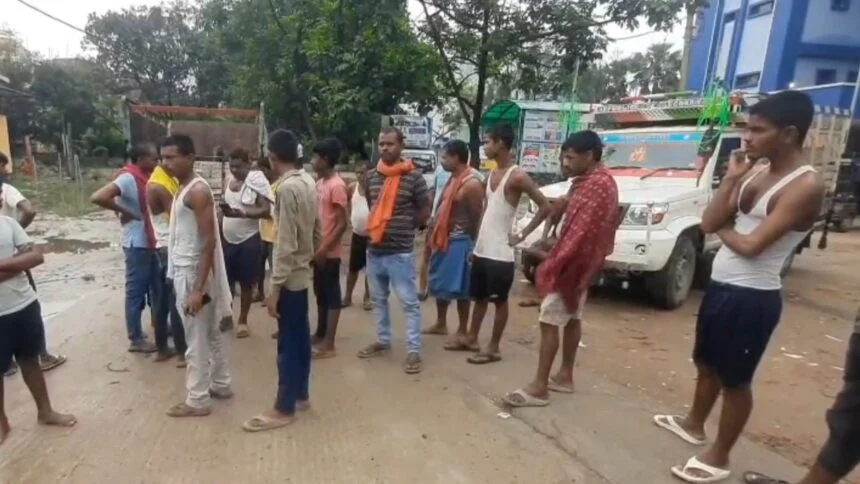 नालंदा में भीषण सड़क हादसा, गैस टैंकलोरी और आम लदे ट्रक की आमने-सामने हुई टक्कर, दो की मौत एक गंभीर रूप से धायल 1