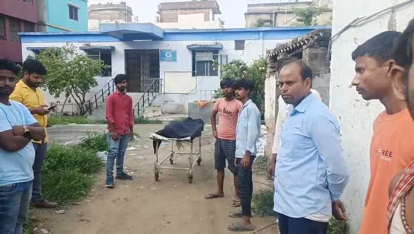 समस्तीपुर में 12 वर्षीय छात्र का शव झाड़ी में बरामद, परिजनों ने जताई जमीनी विवाद में हत्या की आशंका, पुलिस जांच में जुटी  2