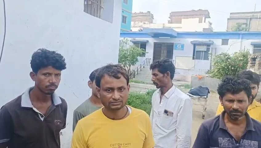 समस्तीपुर में 12 वर्षीय छात्र का शव झाड़ी में बरामद, परिजनों ने जताई जमीनी विवाद में हत्या की आशंका, पुलिस जांच में जुटी  3