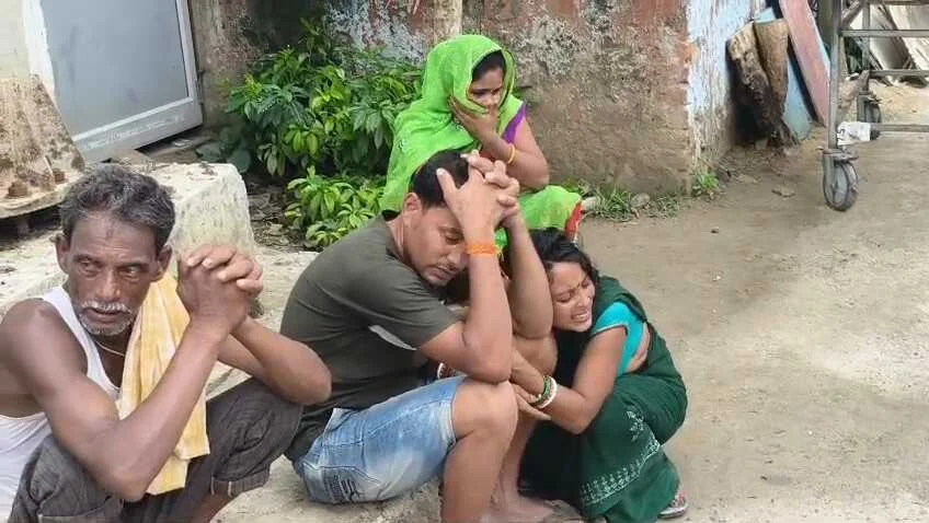 बेगूसराय में तेज रफ्तार ट्रैक्टर ने एक कांवरिया को कुचला,घटनास्थल पर हुई दर्दनाक मौत 2