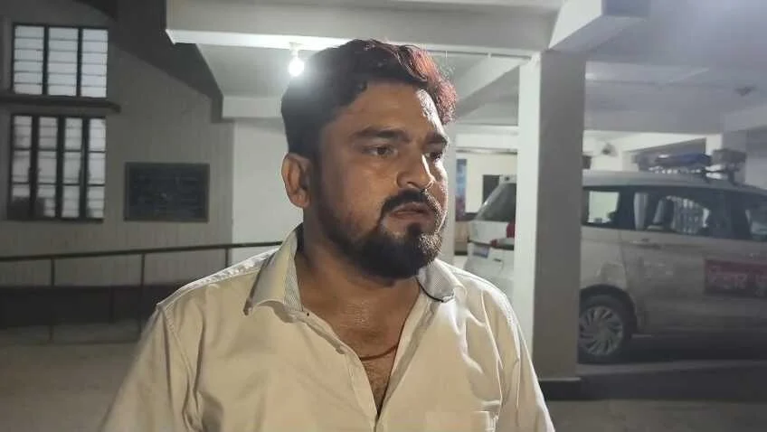 समस्तीपुर: हथियारबंद अपराधियों ने एक युवक और उसके परिवार को जान से मारने की दी धमकी 3