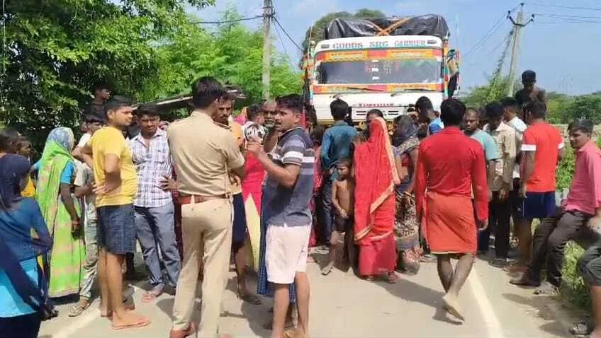 बेगूसराय में ट्रक के चपेट में आने से साइकिल सवार की दर्दनाक मौत, परिजनों में मचा कोहराम 14
