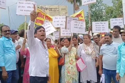 नालंदा: सचिव की तानाशाही के खिलाफ फूटा ग़ुस्सा, पैरू महतो सोमरी महाविद्यालय में विरोध प्रदर्शन,सचिव पर आर्थिक शोषण का आरोप 19