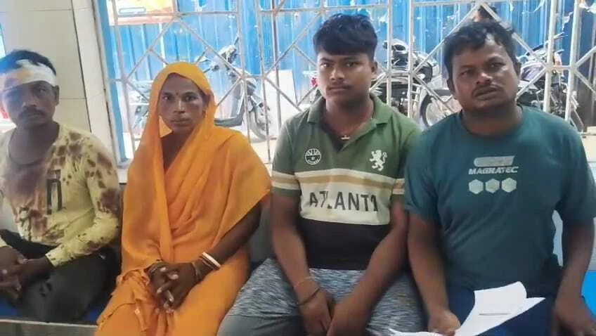 बेगूसराय मे जमीनी विवाद को लेकर दो सौतेले भाइयों के बीच जमकर मारपीट में छह लोग घायल,पुलिस कर रही जांच 12