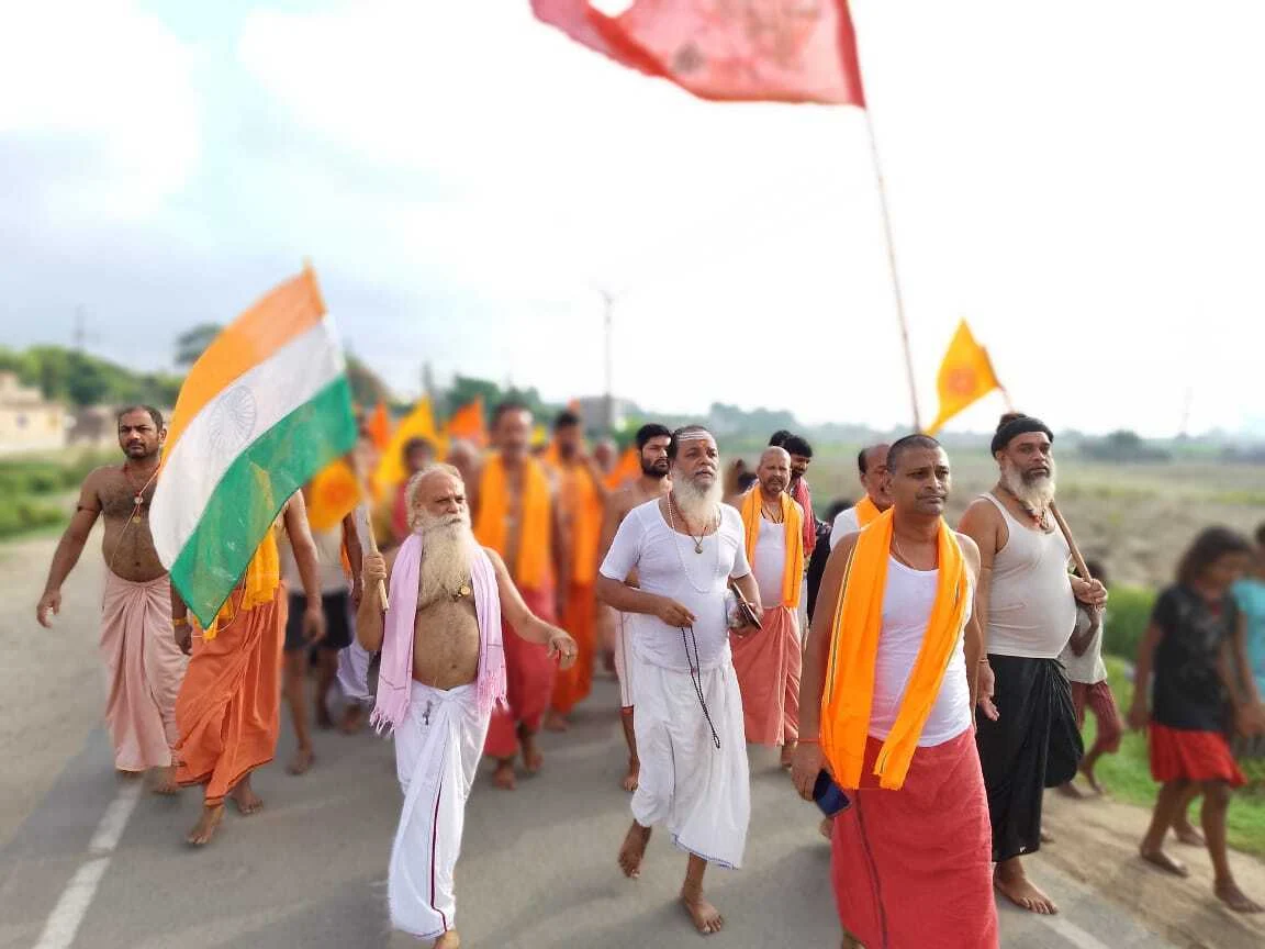 नवरात्रा में 9 दिन परिक्रमा करते हुए गंगा में डुबकी लगाते हैं, उन सारे भक्तों की सारी मनोरथ पूर्ण हो जाती है - स्वामी चिदात्मन जी महाराज 3