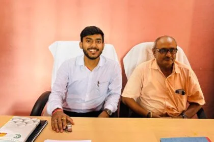 नवपदस्थापित प्रखण्ड कृषि पदाधिकारी आयुष सिंह ने बरौनी में किया पदभार ग्रहण 38