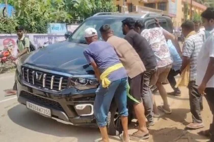 बेगूसराय एसपी कार्यालय से रजिस्ट्री कार्यालय तक सड़क जर्जर, कभी भी हो सकता है वाहन चालक के साथ हादसा 28