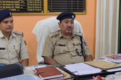 बेगूसराय में चर्चित स्वर्ण व्यवसायी हत्याकांड का पुलिस ने किया खुलासा, दो महिला समेत तीन लोगों को गिरफ्तार 31