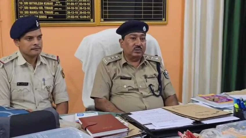बेगूसराय में चर्चित स्वर्ण व्यवसायी हत्याकांड का पुलिस ने किया खुलासा, दो महिला समेत तीन लोगों को गिरफ्तार 4