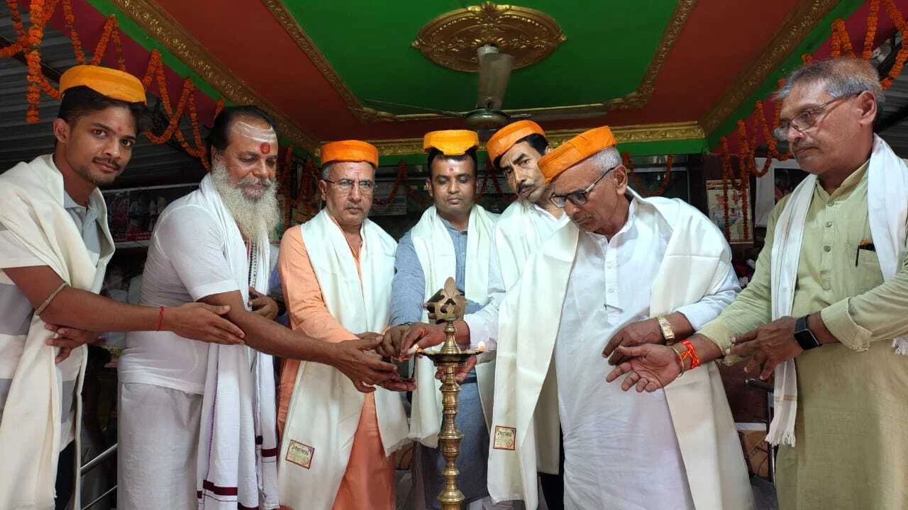 संस्कार और सनातन संस्कृति में सिंन्दुर का अपार महत्व है - डॉ संजय झा 14