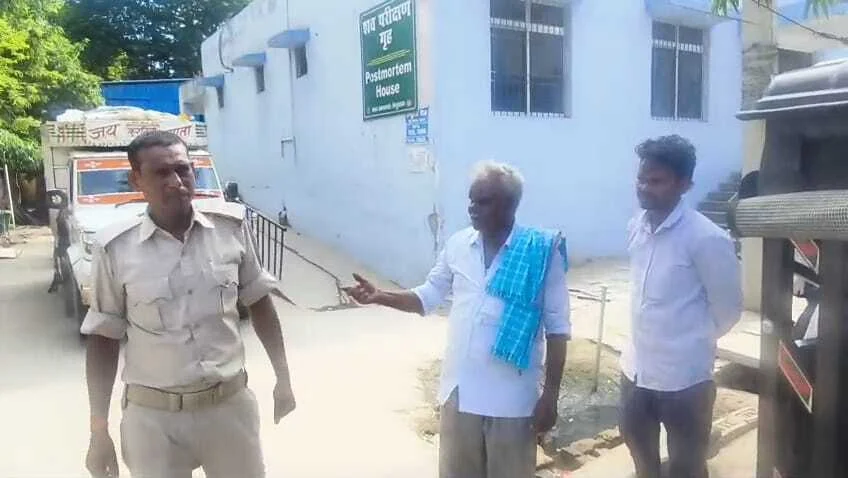 बेगूसराय में ट्रेक्टर की चपेट मे आने से महिला की मौत, परिजनों में मचा कोहराम 12