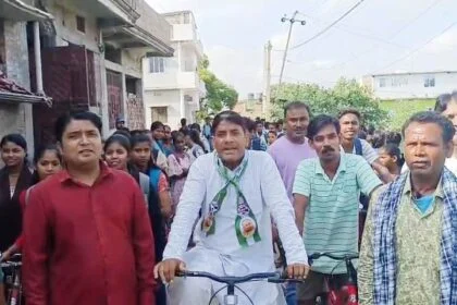 बेगूसराय के मंझौल में जदयू कार्यकर्ताओ ने साइकिल रैली के द्वारा चलाया जागरूकता अभियान 25