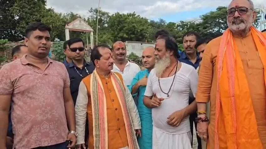 बिहार कैबिनेट में महिलाओं के 35% आरक्षण की घोषणा की गई है जो बिहार सरकार के दृढ़ संकल्पितता को दर्शाता है - विजय सिन्हा 7