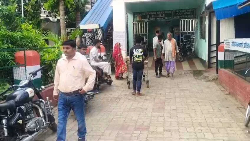 बेगूसराय में मां के डांटने पर नाबालिग पुत्री ने फंदे से लटक कर  की खुदकुशी, परिजनों का रो रो कर हुआ बुरा हाल 3
