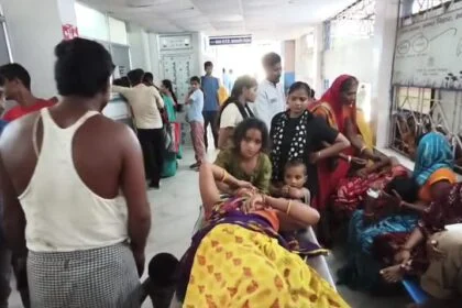 बेगूसराय में पानी बहने के विवाद को लेकर छोटे भाई ने बड़े भाई व भाभी को पीट पीटकर घायल 57