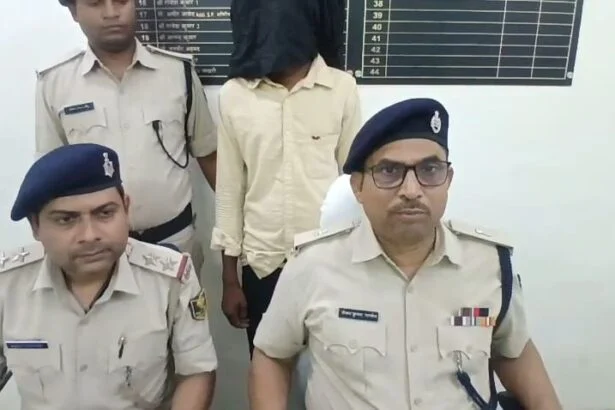 समस्तीपुर  पुलिस को मिली सफलता, 3 जुलाई को हुए लूट मामले में एक बदमाश को लूट के सामान व घटना में प्रयुक्त बाइक के साथ किया गिरफ्तार 5
