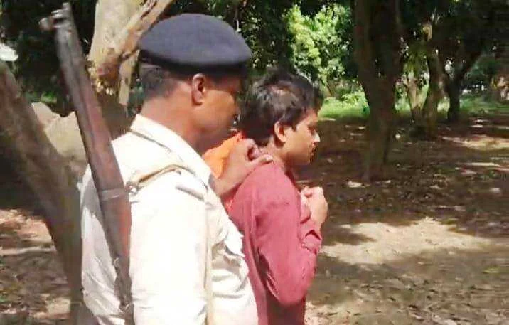 वीरपुर में अवैध रूप से देशी शराब का निर्माण करते मां और पुत्र को पुलिस ने किया गिरफ्तार, भेजा जेल 3