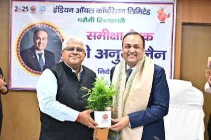 इंडियन ऑयल की बरौनी रिफाइनरी में निदेशक (वित्त) श्री अनुज जैन ने किया दौरा 38