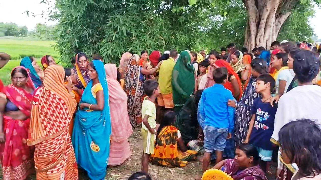 कैमूर: तालाब में स्नान करने के दौरान तीन बच्ची की डूबने से मौत, गांव में पसरा मातम 3