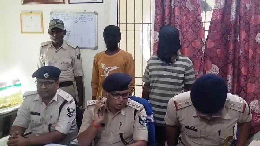 नालंदा: गुप्त सूचना पर राजगीर पुलिस ने की बड़ी कार्रवाई, 561 लीटर विदेशी शराब, एक ई रिक्शा दो मोटरसाइकिल बरामद 7