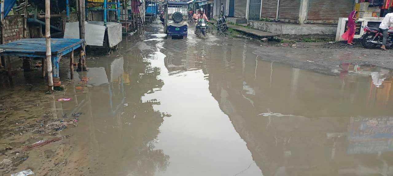 बारिश ने खोली विकास की सारे पोल, बिजली व्यवस्था भी चरमराई 8