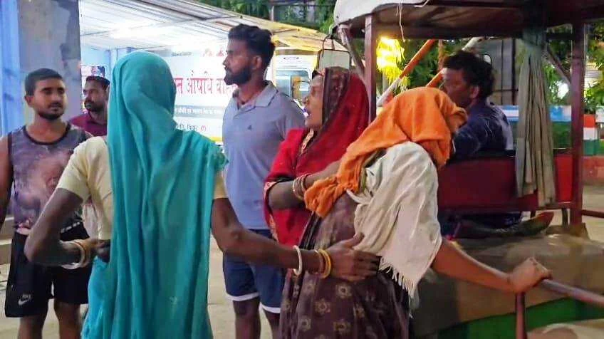 बेगूसराय में मामूली विवाद को लेकर दो पक्षों में खूनी संघर्ष, दोनों तरफ से आधा दर्ज लोग गंभीर रूप से घायल 2