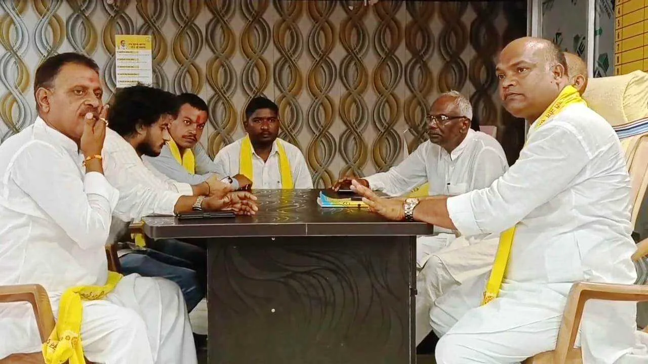 नालंदा में राजद को बड़ा झटका,जिला सचिव सत्येंद्र पासवान ने छोड़ी पार्टी, थामा जन सुराज का हाथ 3