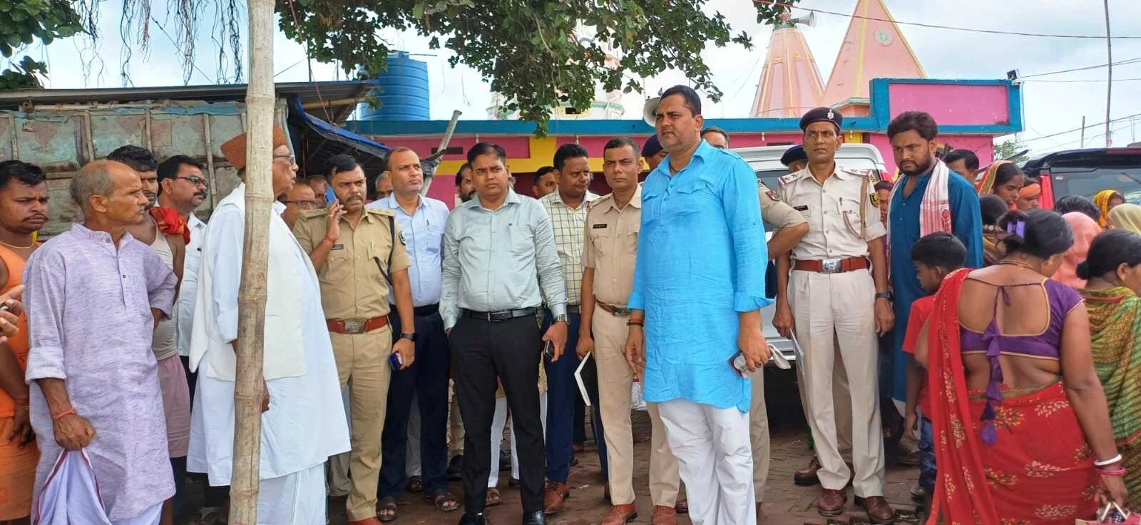 बछवाड़ा का प्रसिद्ध झमटिया धाम में पत्रकार संघ के द्वारा आयोजित सावन महोत्सव की तैयारी को लेकर बैठक 3