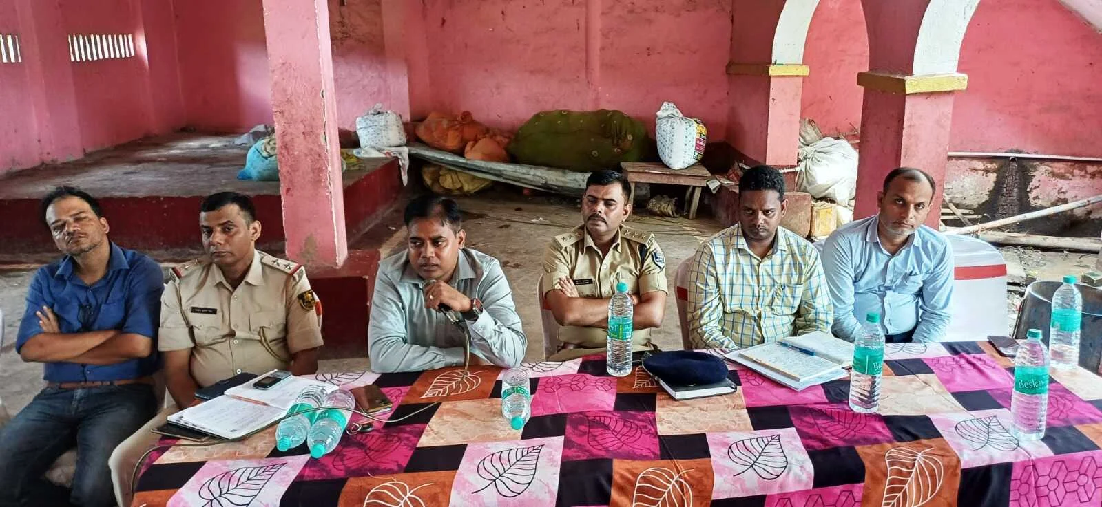 बछवाड़ा का प्रसिद्ध झमटिया धाम में पत्रकार संघ के द्वारा आयोजित सावन महोत्सव की तैयारी को लेकर बैठक 2