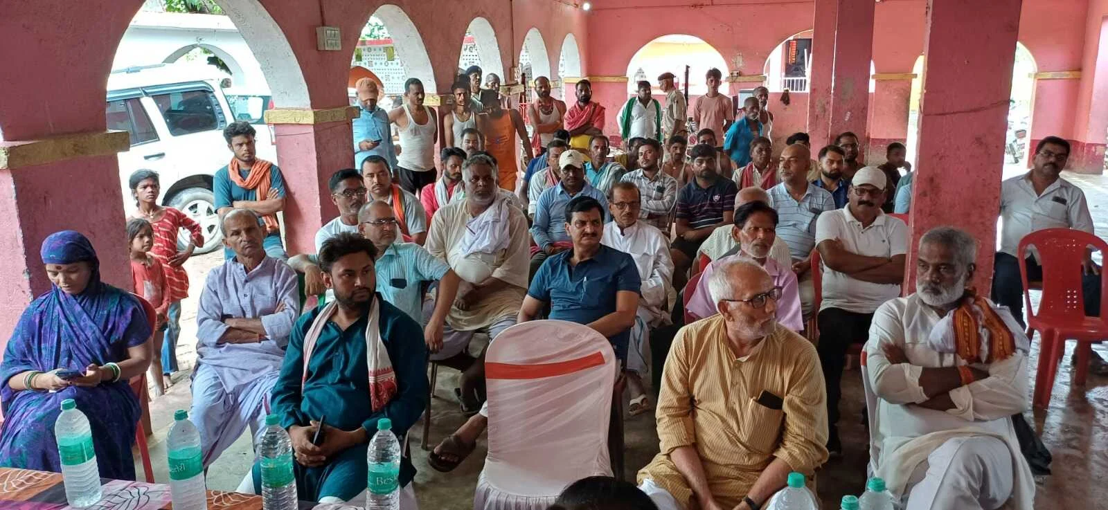 बछवाड़ा का प्रसिद्ध झमटिया धाम में पत्रकार संघ के द्वारा आयोजित सावन महोत्सव की तैयारी को लेकर बैठक 4