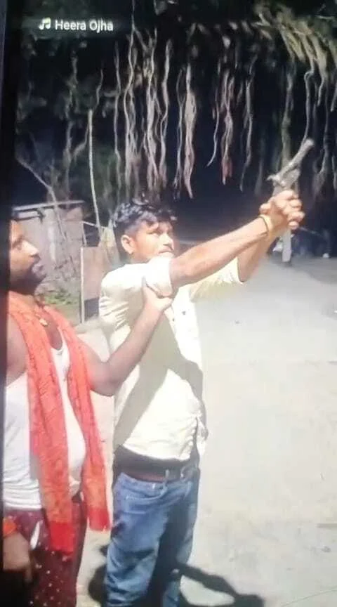 बेगूसराय जिले के भगवानपुर में सोशल मीडिया पर हथियार लहराने वाले आरोपी कन्हैया सहनी गिरफ्तार, साथी कुश कुमार फरार 3