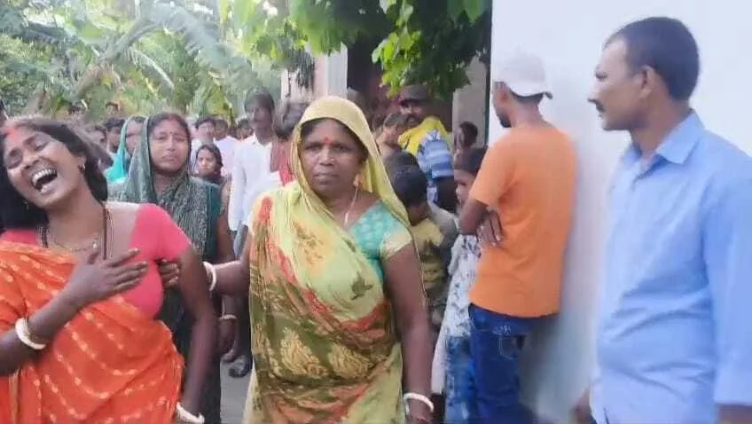 बेगूसराय में दहेज के लोभियों ने बहु की निर्मम हत्या कर शव को गंगा में फेंका, लड़की के पिता की शिकायत पर पुलिस ने किया शव बरामद 3