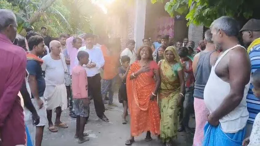 बेगूसराय में दहेज के लोभियों ने बहु की निर्मम हत्या कर शव को गंगा में फेंका, लड़की के पिता की शिकायत पर पुलिस ने किया शव बरामद 2