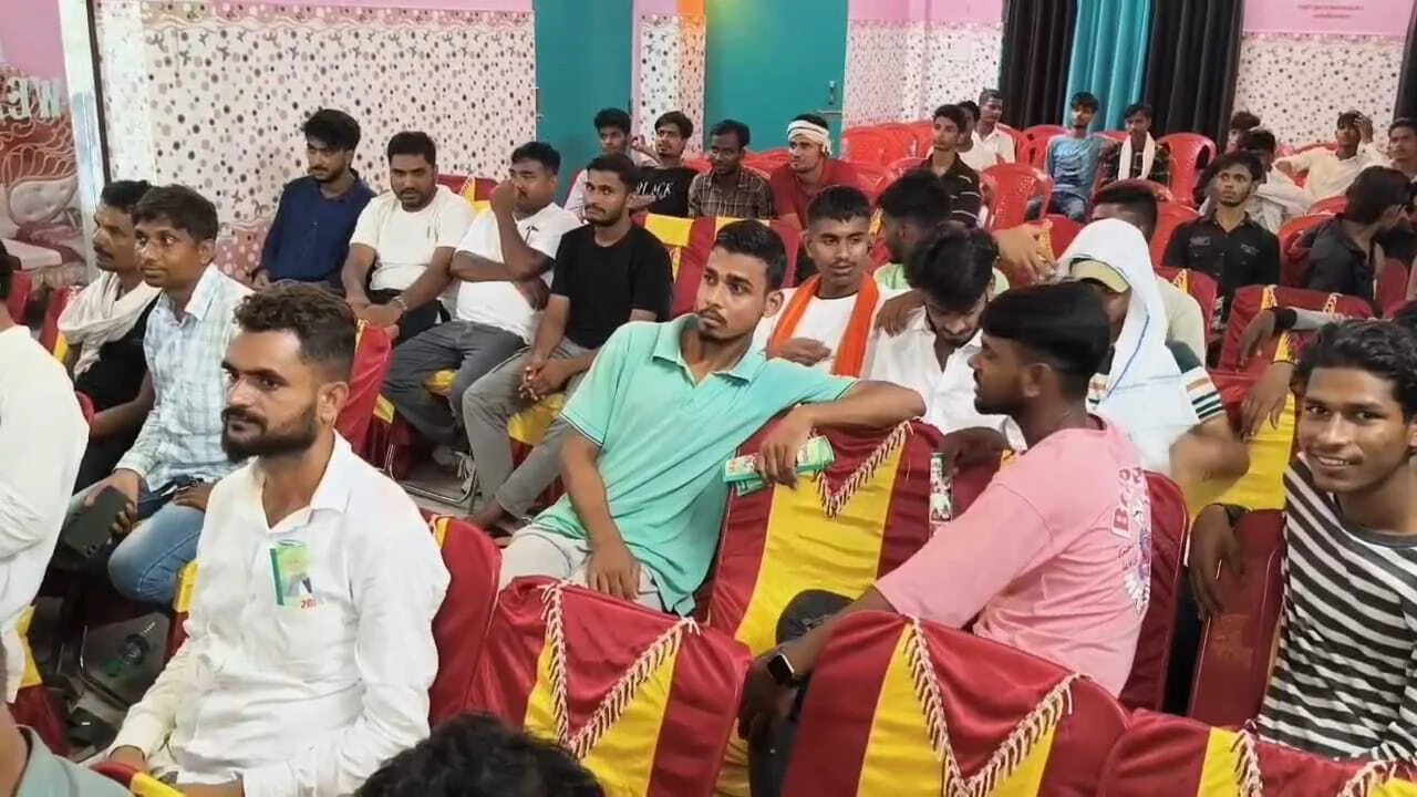 जदयू अल्पसंख्यक प्रकोष्ठ के द्वारा बिहार शरीफ के निजी सभागार में अल्पसंख्यक संवाद कार्यक्रम का किया गया आयोजन 3