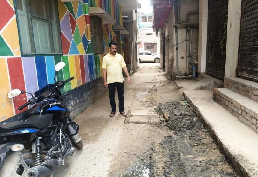 समस्तीपुर: सरकारी सहयोग नहीं मिलता है तो अपने ने निजी खर्च से करते है वार्ड की साफ सफाई समेत अन्य छोटे मोटे कार्य 1