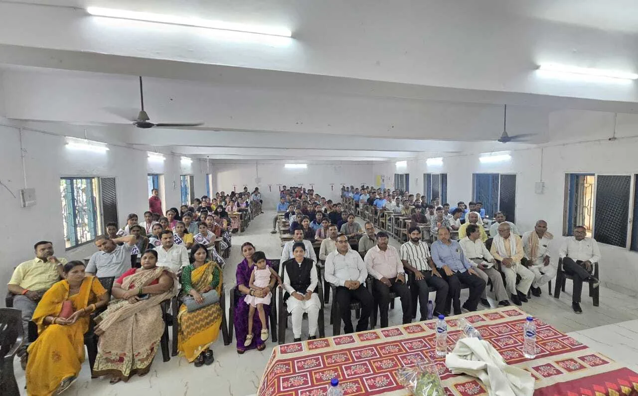 दत्तक ग्रहण एडॉप्शन कौन कर सकता है और कौन नहीं ,यह हिंदू दत्तक ग्रहण और भरण पोषण अधिनियम 1956 के अनुसार तय होता है - करुणानिधि प्रसाद आर्या 5