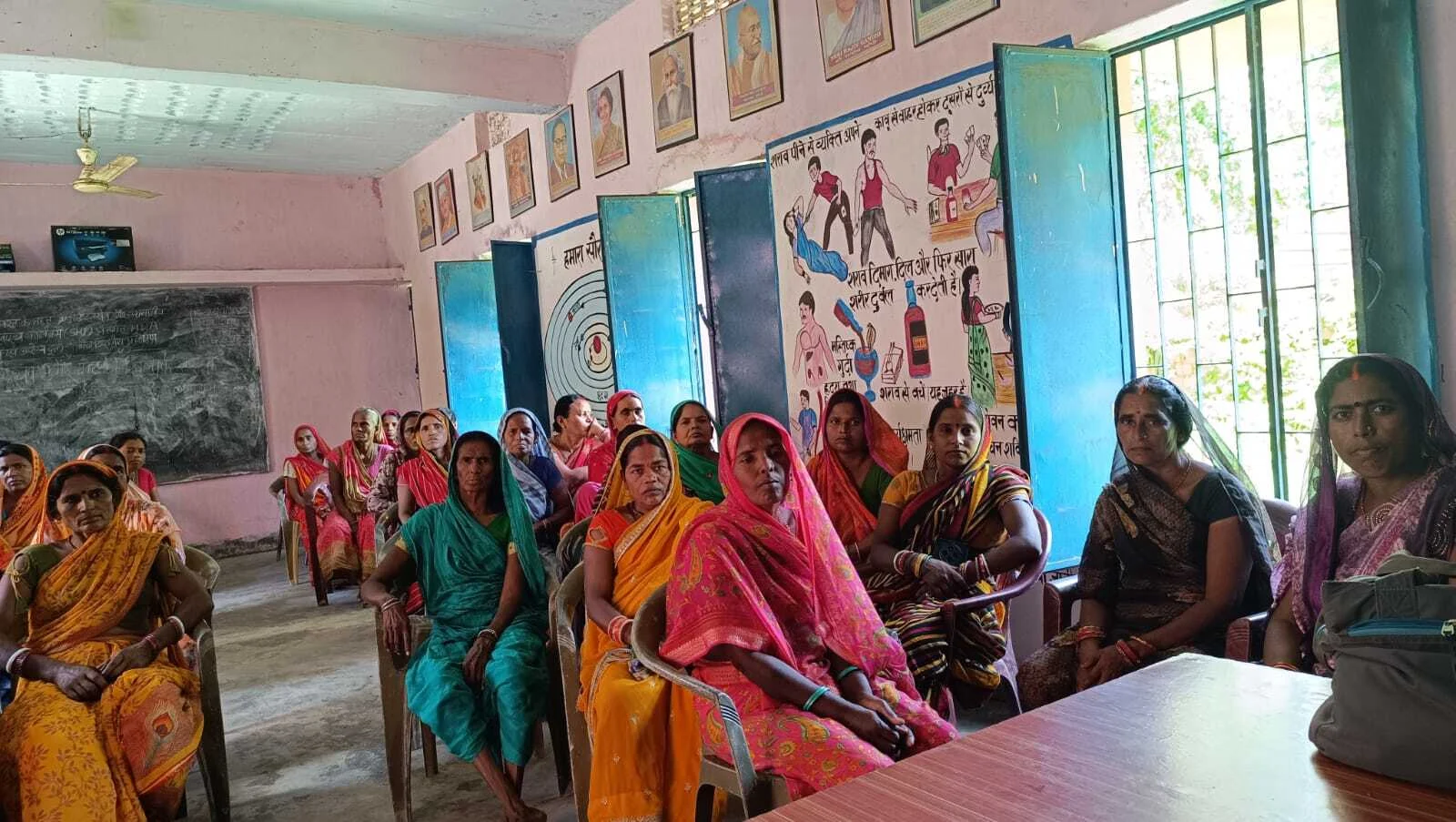 वीरपुर बीआरसी में रसोईयों को दिया गया क्षमता संवर्द्धन से संबंधित प्रशिक्षण 2