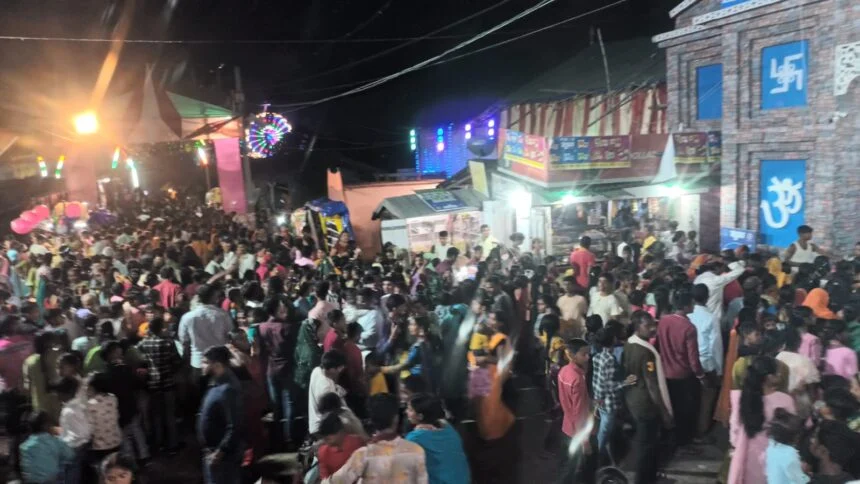 वीरपुर में श्रीकृष्ण मेला में उमड़ी श्रधालुओं की भीड़, पुलिस समेत पुजा आयोजकों करते रहे नियंत्रित  1