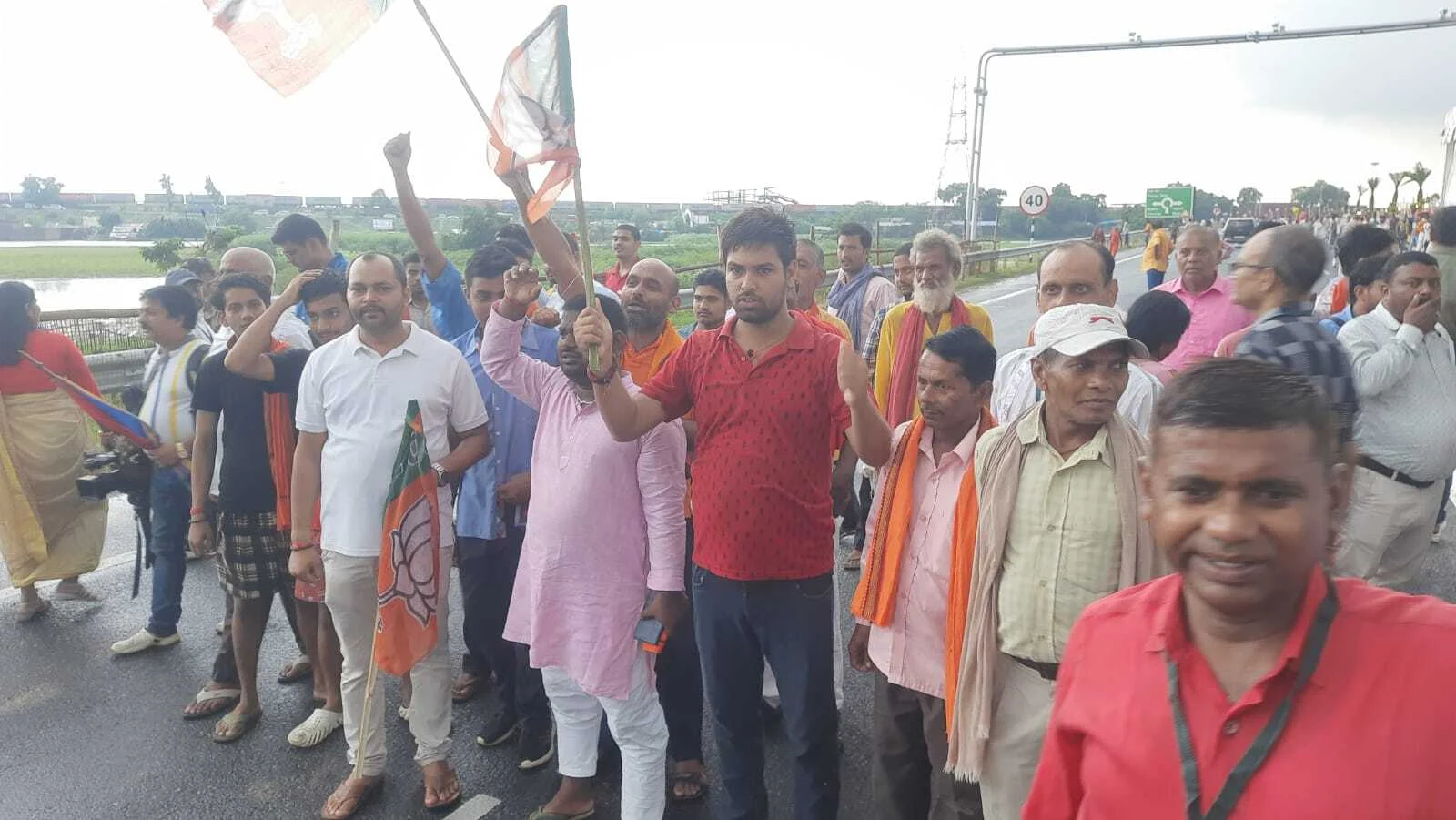 बेगूसराय मे निर्माणाधीन 6 लेन पुल का उद्घाटन करने पहुंच रहे प्रधान मंत्री नरेंद्र मोदी की कार्यक्रम को लेकर लोगो मे उत्साह  2