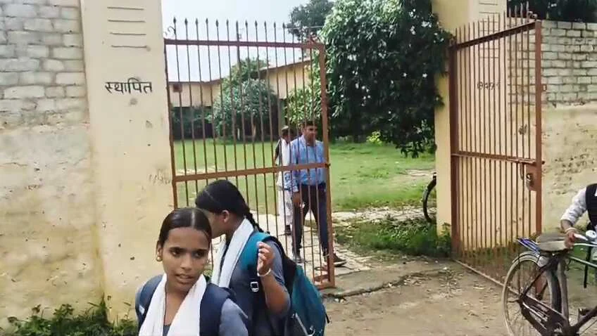 बेगूसराय में अज्ञात चोरों ने विद्यालय को बनाया अपना निशाना, विद्यालय का सारा सामान बाल बाल बचा 3