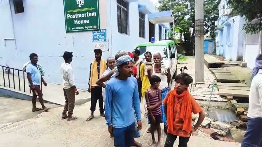 बेगूसराय में ट्रेन से कटकर एक व्यक्ति की दर्दनाक मौत, परिजनों में मचा कोहराम 1