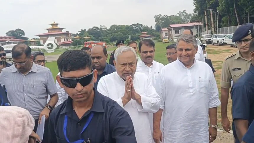 नालंदा: मुख्यमंत्री नीतीश कुमार ने 8134.47 लाख की लगता से बने राष्ट्रीय उच्च पथ संख्या 82 पर बने ओवरब्रिज का किया उद्घाटन 1