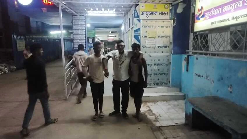बेगूसराय में बच्चों के बीच हुए विवाद में दबंगों ने एक सदर अस्पताल कर्मी की पिटाई, घायल अस्पताल में भर्ती 1
