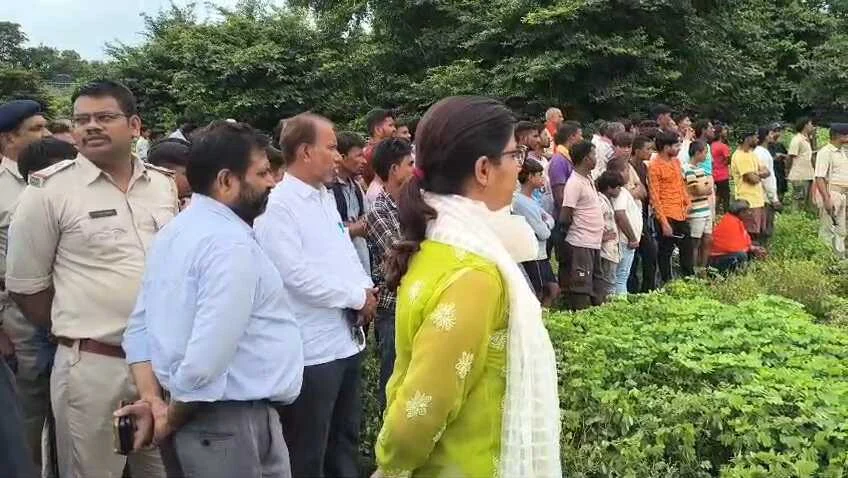 कैमूर: पुल पार करने के दौरान युवक दुर्गावती नदी में डूबा, 22 घंटा बाद भी नहीं चला पता 1