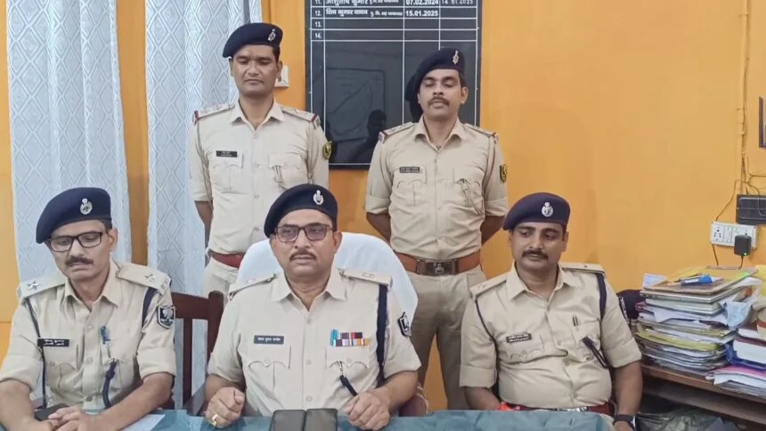 समस्तीपुर: बैंक लूट कांड मामले में रिमांड पर आए अपराधियों के निशानदेही पर भारी मात्रा में आभूषण बरामद 1