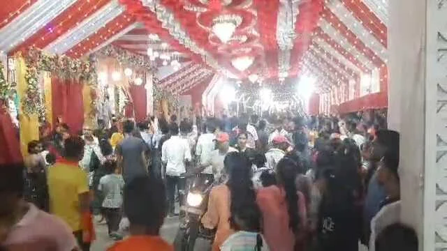 तेघरा के ऐतिहासिक श्रीकृष्ण जन्मोत्सव मेला के तीसरे दिन लाखो लोगो ने भगवानपुर श्रीकृष्ण का दर्शन कर किया पुजा अर्चना 3