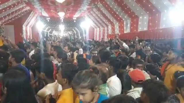 तेघरा के ऐतिहासिक श्रीकृष्ण जन्मोत्सव मेला के तीसरे दिन लाखो लोगो ने भगवानपुर श्रीकृष्ण का दर्शन कर किया पुजा अर्चना 2